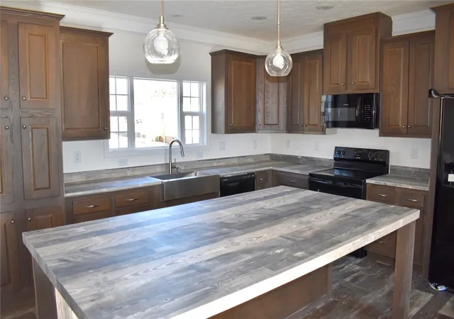 Photo 3 of Manufactured home for sale at 106 Garrett Maxwell Rd, Anderson, SC 29626 | MLS# 20297586 | Listing updated on 2026-06-26