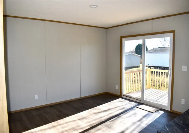 Photo 4 of Manufactured home for sale at 121 Flynn Dr, Anderson, SC 29626 | MLS# 20297591 | Listing updated on 2026-10-05
