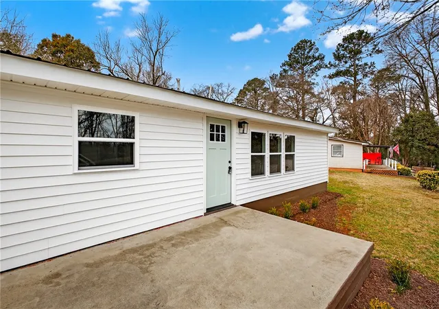 Photo 4 of Single family home for sale at 414 Hillside Dr, Anderson, SC 29625 | MLS# 20297629 | Listing updated on 2026-08-02