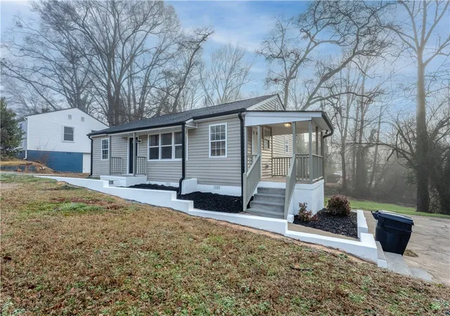 Photo 1 of Single family home for sale at 1922 Dobbins Ave, Anderson, SC 29625 | MLS# 20297876 | Listing updated on 2026-02-26