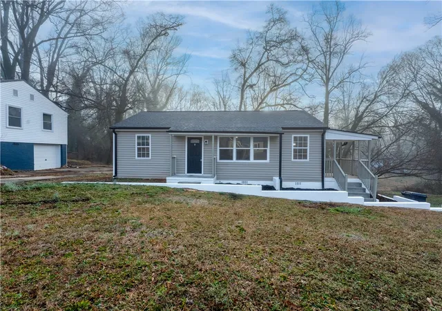 Photo 2 of Single family home for sale at 1922 Dobbins Ave, Anderson, SC 29625 | MLS# 20297876 | Listing updated on 2026-02-26