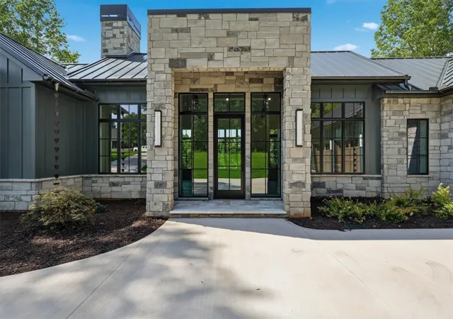 Photo 4 of Single family home for sale at 625 Cliffs Vista Pkwy, Six Mile, SC 29682 | MLS# 20297888 | Listing updated on 2026-10-28