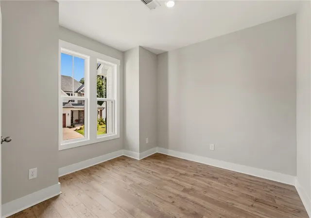 Photo 3 of Townhouse for sale at 318 Breakwater Ln, Seneca, SC 29678 | MLS# 20298305 | Listing updated on 2026-09-14