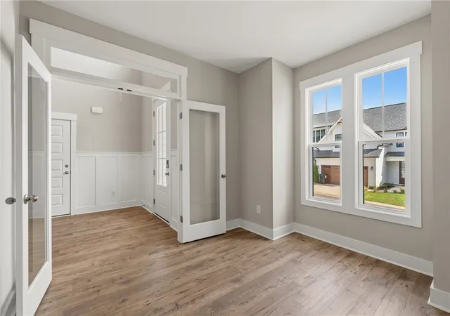 Photo 4 of Townhouse for sale at 318 Breakwater Ln, Seneca, SC 29678 | MLS# 20298305 | Listing updated on 2026-09-14