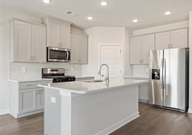 4th image of 563 Harben Dr, Woodruff, SC 29388 | MLS# 20296843