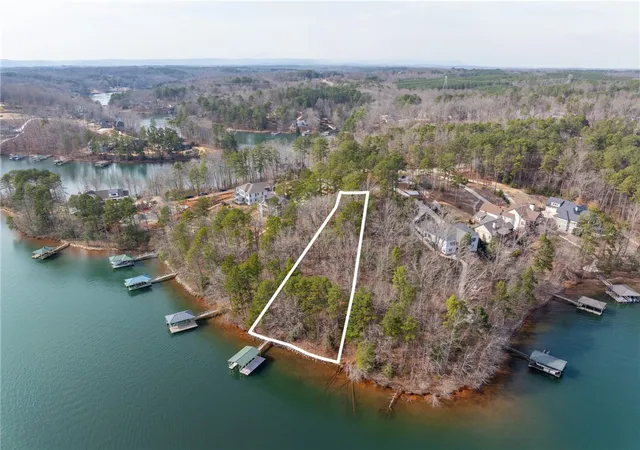 3rd image of 537 Peninsula Rd, West Union, SC 29696 | MLS# 20298586