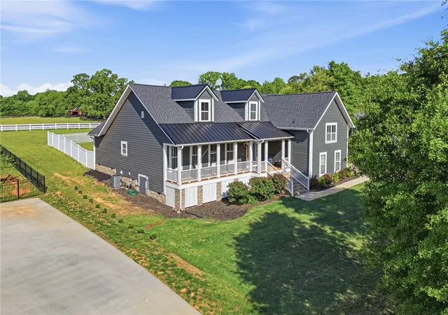 Homes for sale in Pelzer, SC | 112 Lipizzaner Ct, Pelzer, SC 29669 | MLS# 20298560