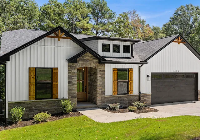 Photo 3 of Single family home for sale at 1409 Stonehurst Dr, Anderson, SC 29621 | MLS# 20298689 | Listing updated on 2026-09-26