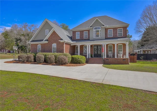 Photo 2 of Sale Pending at 233 Bowen Dr, Anderson, SC 29621 | MLS# 20298317 | Listing updated on 2026-08-28