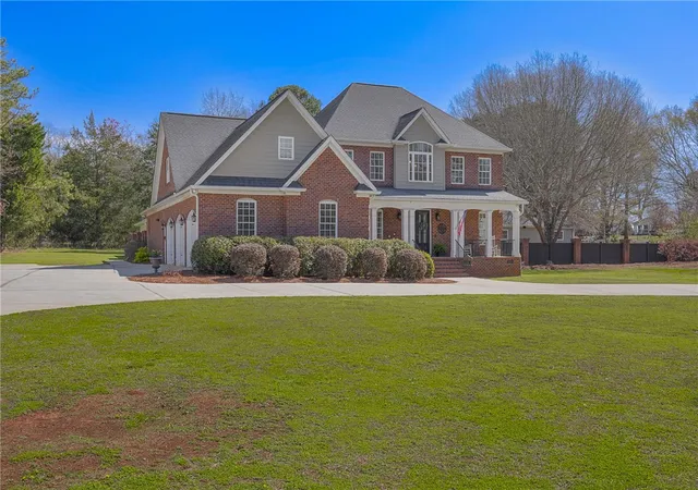 Photo 3 of Sale Pending at 233 Bowen Dr, Anderson, SC 29621 | MLS# 20298317 | Listing updated on 2026-08-28