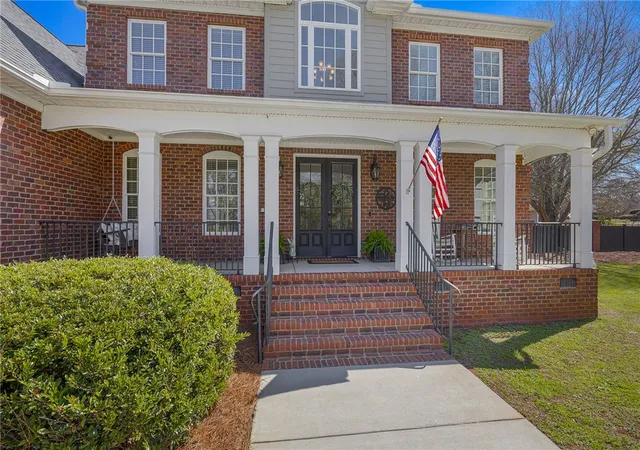 Photo 4 of Sale Pending at 233 Bowen Dr, Anderson, SC 29621 | MLS# 20298317 | Listing updated on 2026-08-28