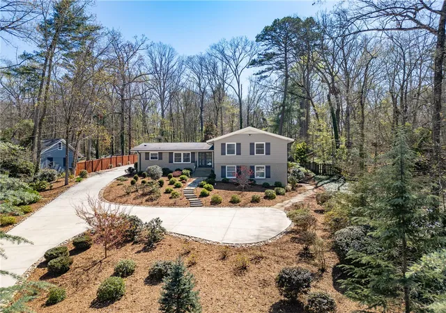 Homes for sale in Clemson, SC | 210 Riggs Dr, Clemson, SC 29631 | MLS# 20298816