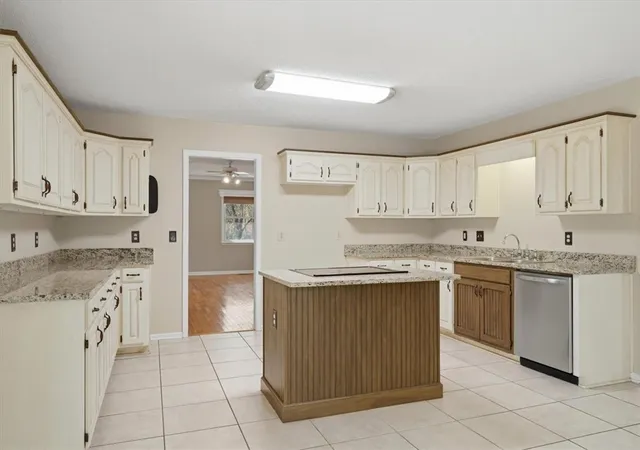 Photo 4 of Single family home for sale at 436 Cane Crk Landing Rd, Seneca, SC 29672 | MLS# 20298756 | Listing updated on 2026-08-27
