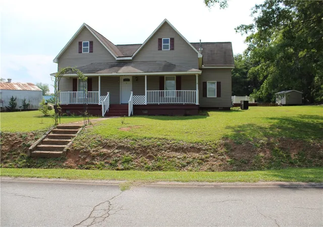 Photo 2 of Single family home for sale at 295 Dorn St, Westminster, SC 29693 | MLS# 20298897 | Listing updated on 2026-08-01