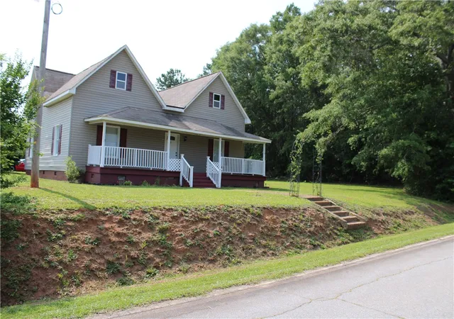 Photo 3 of Single family home for sale at 295 Dorn St, Westminster, SC 29693 | MLS# 20298897 | Listing updated on 2026-08-01