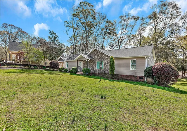 Homes for sale in Fair Play, SC | 119 Crosby Dr, Fair Play, SC 29643 | MLS# 20298880