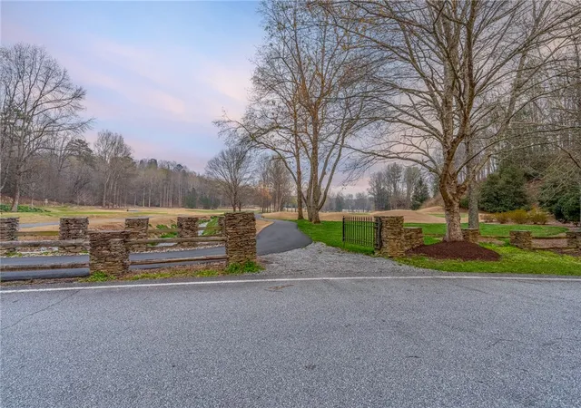 3rd image of 901 Mountain Summit Rd, Travelers Rest, SC 29690 | MLS# 20299096