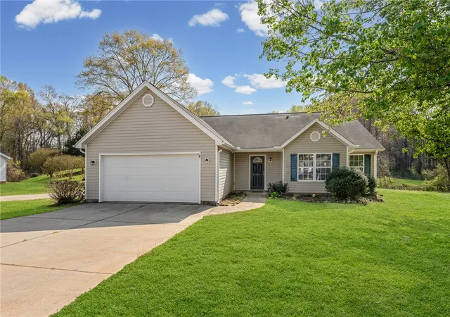 Photo 1 of Single family home for sale at 335 Monti Dr, Anderson, SC 29625 | MLS# 20299088 | Listing updated on 2026-08-27