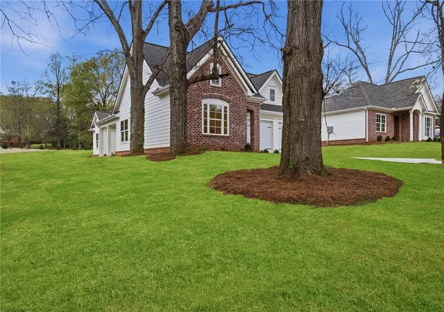 Photo 3 of Single family home for sale at 101 E C Lot A Ave, Easley, SC 29640 | MLS# 20299281 | Listing updated on 2026-09-02