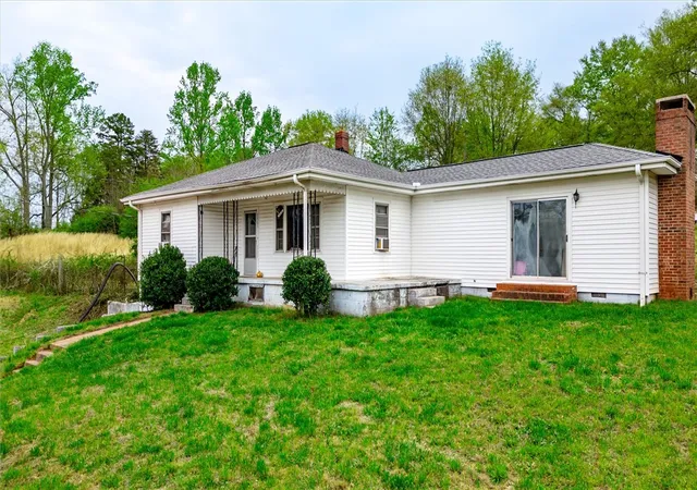 2nd image of 7703 Moorefield Memorial Hwy, Liberty, SC 29657 | MLS# 20299106