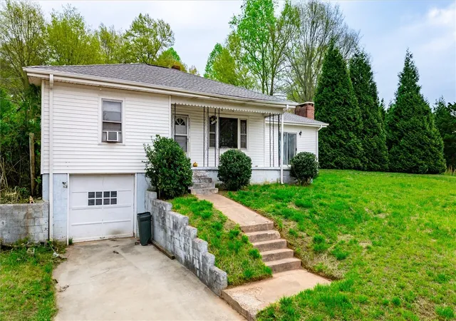 4th image of 7703 Moorefield Memorial Hwy, Liberty, SC 29657 | MLS# 20299106