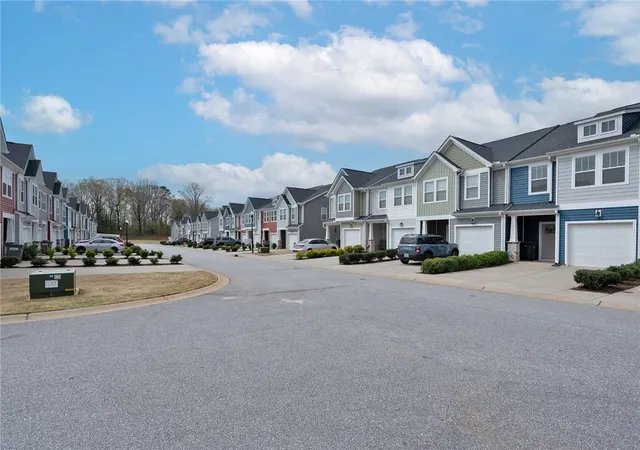 Photo 2 of Townhouse for sale at 71 Mardale Ln, Greenville, SC 29609 | MLS# 20299362 | Listing updated on 2026-09-09