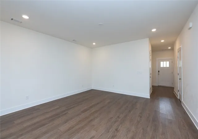 Photo 3 of Townhouse for sale at 71 Mardale Ln, Greenville, SC 29609 | MLS# 20299362 | Listing updated on 2026-09-09