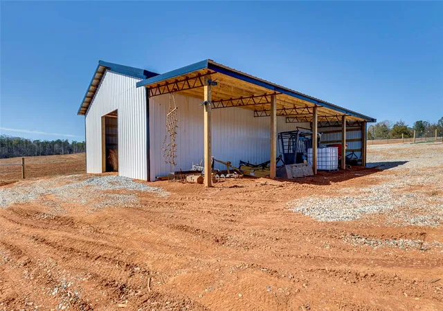 4th image of 693 Elledge Rd, Ware Shoals, SC 29692 | MLS# 20298852