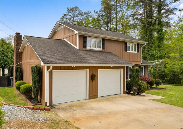 100 Charissa Dr, Clemson, SC 29631 | MLS# 20299555 | Houzeo