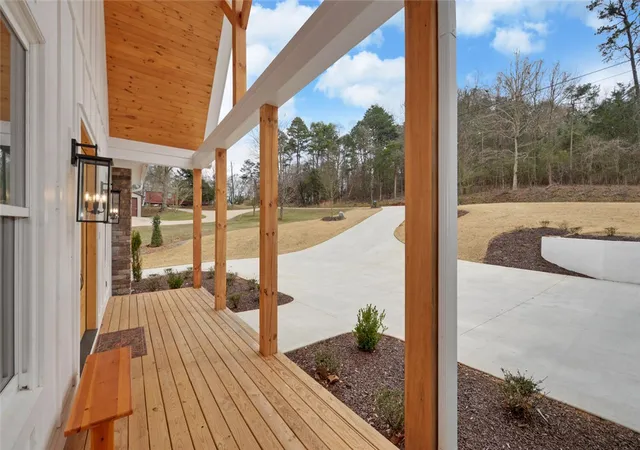 2nd image of 672 Tugaloo Heights Cir, Lavonia, GA 30553 | MLS# 20299628