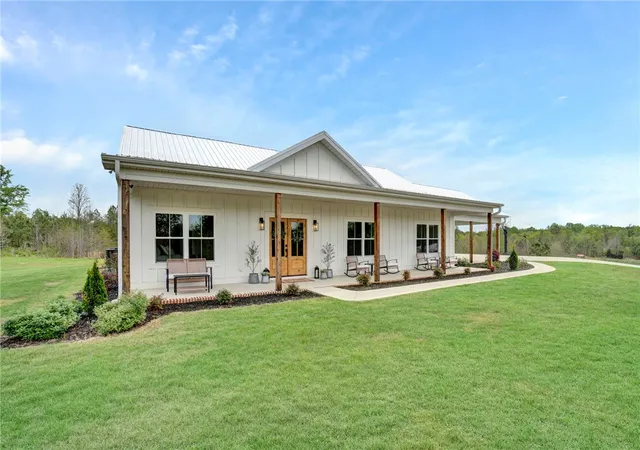 Photo 1 of Single family home for sale at 2610 Erwin Ml Rd, Honea Path, SC 29654 | MLS# 20299655 | Listing updated on 2026-09-28