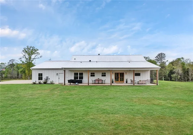 Photo 3 of Single family home for sale at 2610 Erwin Ml Rd, Honea Path, SC 29654 | MLS# 20299655 | Listing updated on 2026-09-28