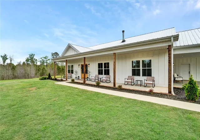 Photo 4 of Single family home for sale at 2610 Erwin Ml Rd, Honea Path, SC 29654 | MLS# 20299655 | Listing updated on 2026-09-28