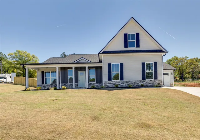 Photo 1 of Single family home for sale at 101 Powell Ct, Easley, SC 29640 | MLS# 20299697 | Listing updated on 2026-04-08