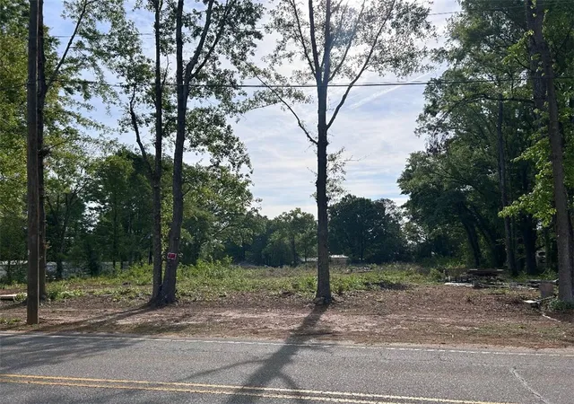Photo 1 of Land for sale at 3110 Abbeville Hwy, Anderson, SC 29624 | MLS# 20299727 | Listing updated on 2026-07-25