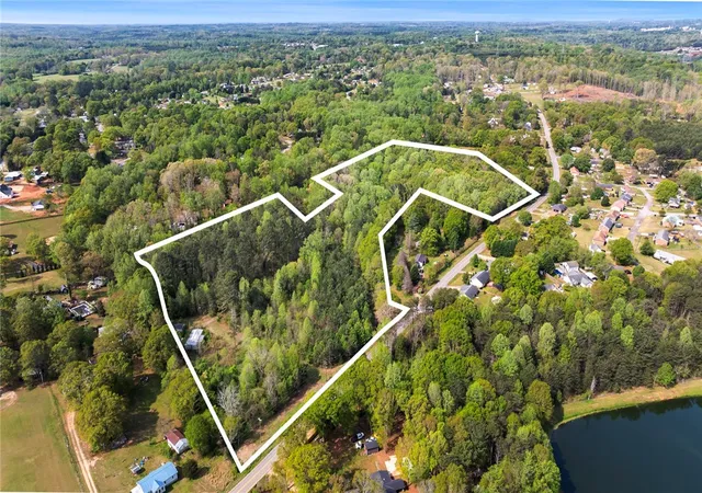 Photo 2 of House for sale at 4371 Old Easley Brg Rd, Easley, SC 29642 | MLS# 20299762 | Listing updated on 2026-04-09