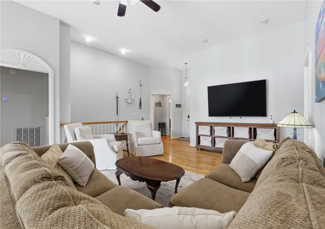Photo 3 of Single family home for sale at 210 Elm Dr, Westminster, SC 29693 | MLS# 20299761 | Listing updated on 2026-06-09