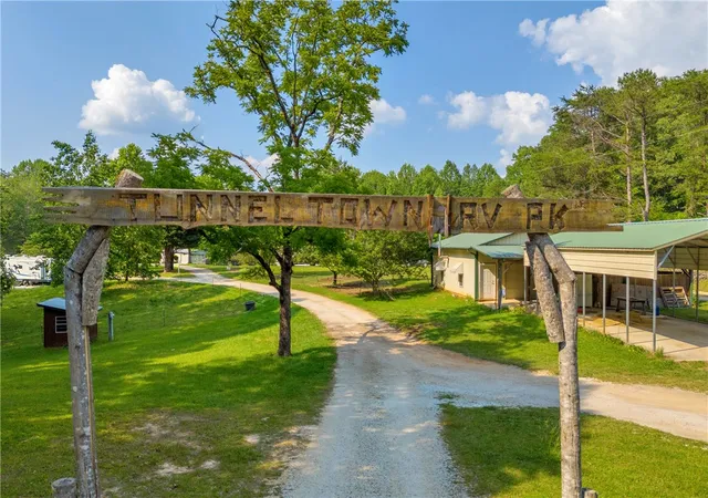 Photo 2 of Manufactured home for sale at 300 Tunnel Town Rd, Mountain Rest, SC 29664 | MLS# 20299915 | Listing updated on 2026-08-25