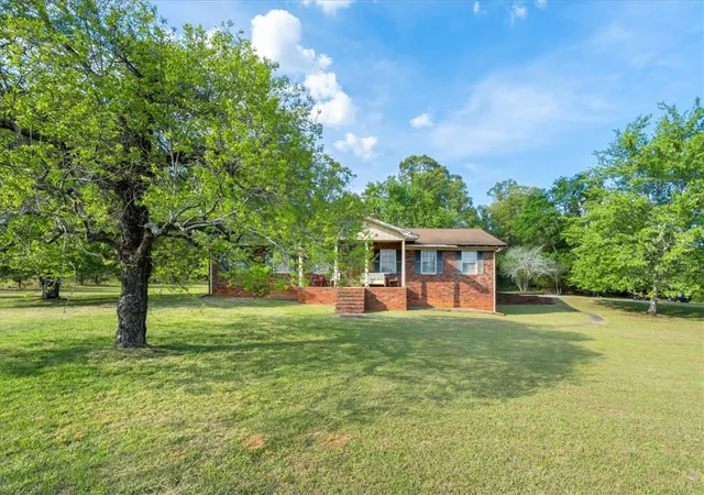 Photo 1 of Single family home for sale at 135 Seneca River Rd, Seneca, SC 29678 | MLS# 20299607 | Listing updated on 2026-09-19