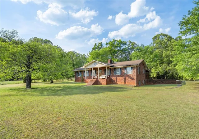 Photo 2 of Single family home for sale at 135 Seneca River Rd, Seneca, SC 29678 | MLS# 20299607 | Listing updated on 2026-09-19
