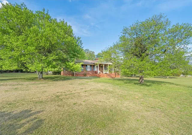 Photo 3 of Single family home for sale at 135 Seneca River Rd, Seneca, SC 29678 | MLS# 20299607 | Listing updated on 2026-09-19