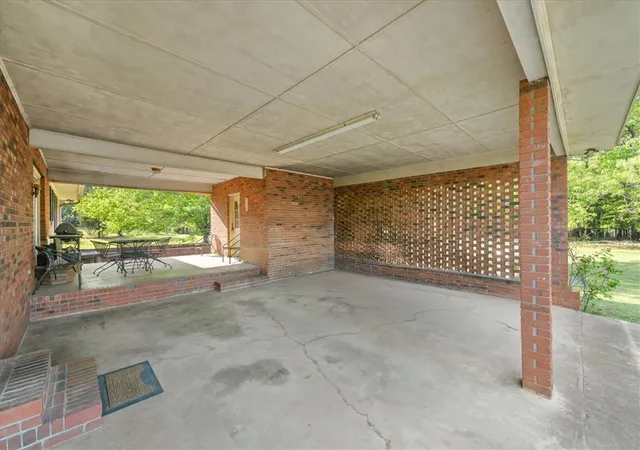 Photo 3 of Single family home for sale at 135 Seneca River Rd, Seneca, SC 29678 | MLS# 20299607 | Listing updated on 2026-09-19