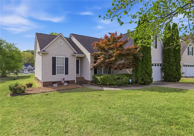 Photo 2 of Single family home for sale at 103 Timber Tr Way, Easley, SC 29642 | MLS# 20299780 | Listing updated on 2026-10-20