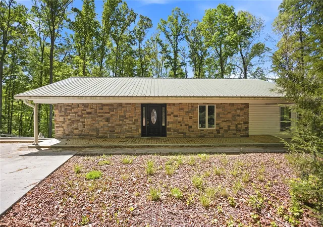 2nd image of 215 Boxwood Ln, Westminster, SC 29693 | MLS# 20300045