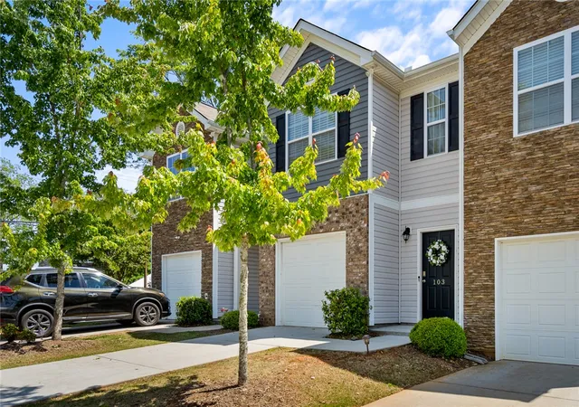 Photo 2 of Townhouse for sale at 103 Northridge Ct, Easley, SC 29642 | MLS# 20299964 | Listing updated on 2026-09-14