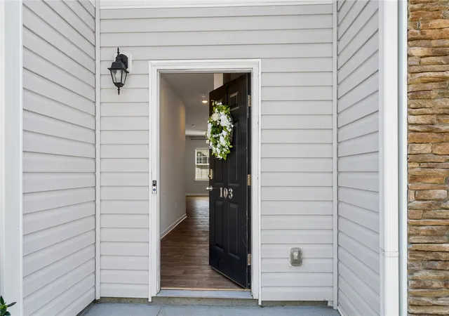 Photo 3 of Townhouse for sale at 103 Northridge Ct, Easley, SC 29642 | MLS# 20299964 | Listing updated on 2026-09-14