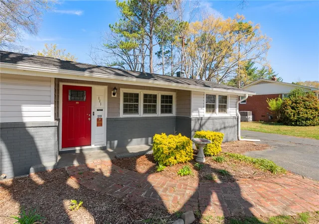 Photo 2 of Single family home for sale at 111 Le Ann Dr, Easley, SC 29642 | MLS# 20299185 | Listing updated on 2026-06-12