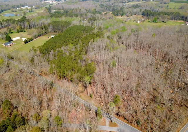 Photo 3 of House for sale at 900 Simpson Rd, Belton, SC 29627 | MLS# 20300050 | Listing updated on 2026-04-20