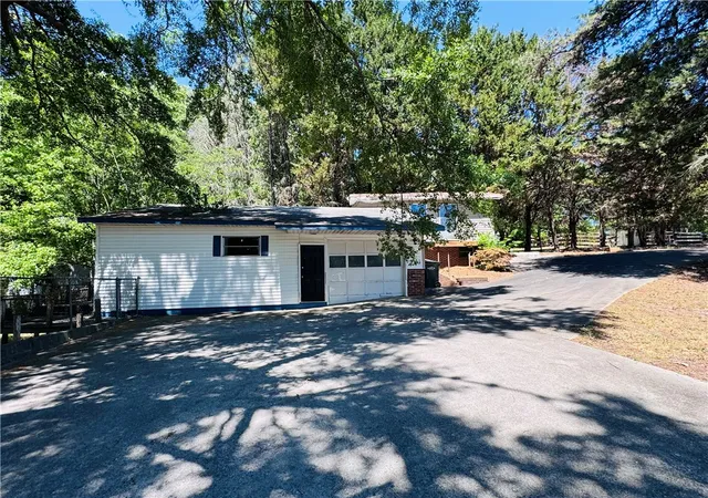 Photo 2 of Multi family home for sale at 200 Hayes Rd, Easley, SC 29642 | MLS# 20300310 | Listing updated on 2026-04-21