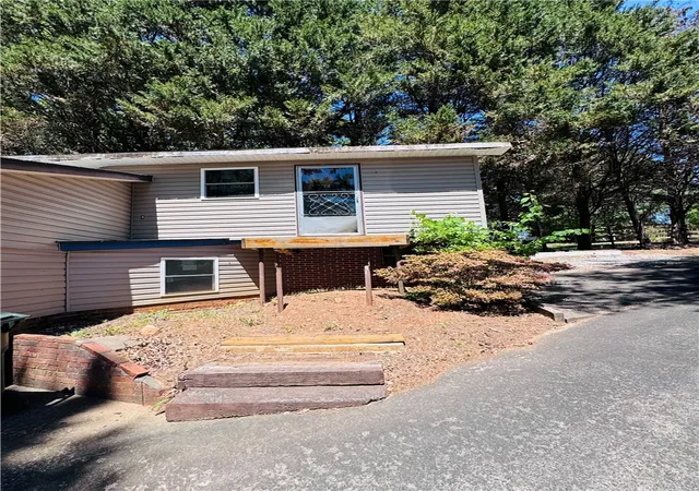 Listing Photo 3 - Condo for sale in building located at 200 Hayes Rd, Easley, SC 29642